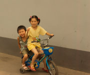 Väikesed jalgratturid